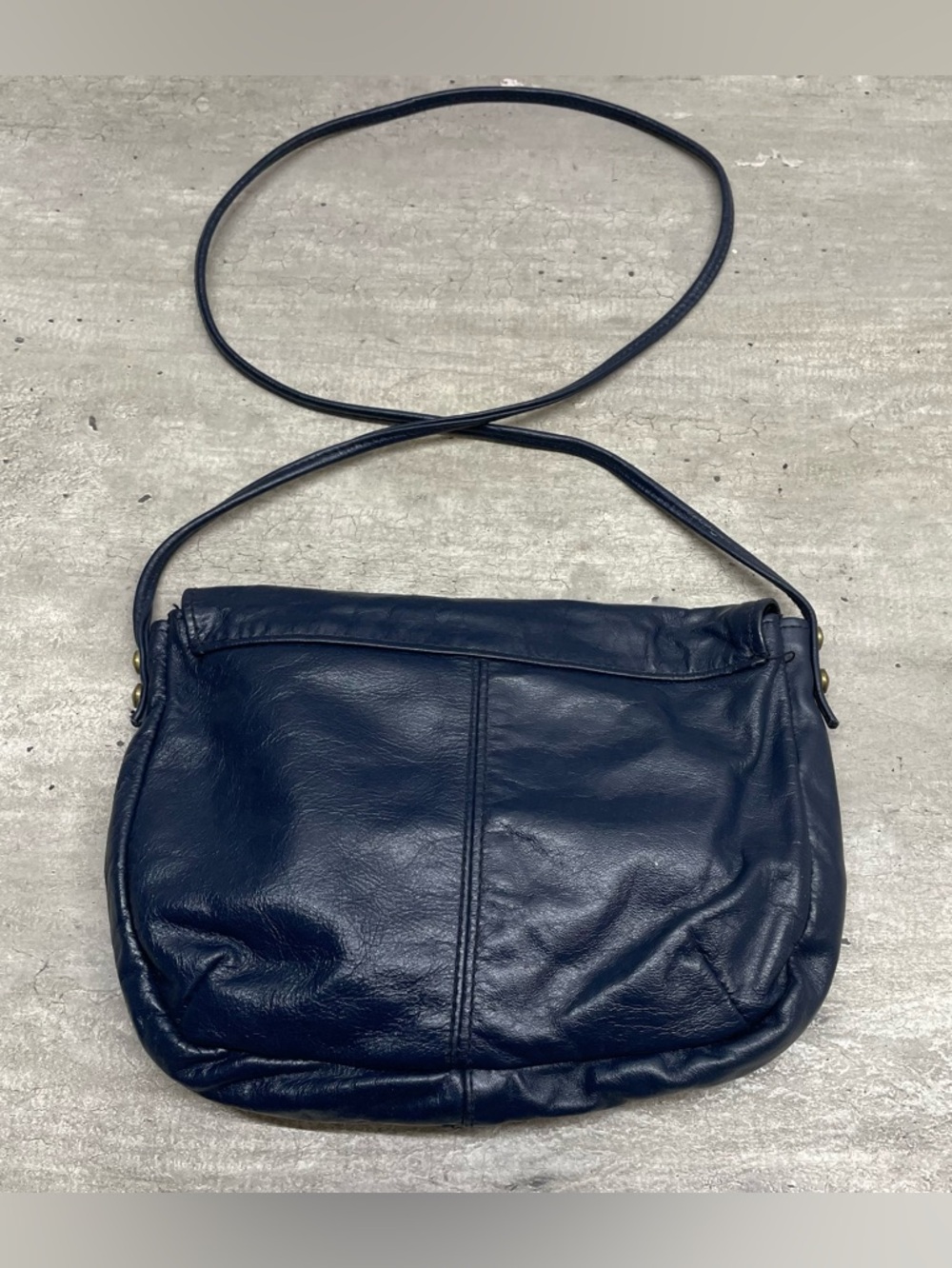 vintage Leather Crossbody Bag Womens Medium Navy Blue Good Soft Flap Brass - Picture 5 of 8